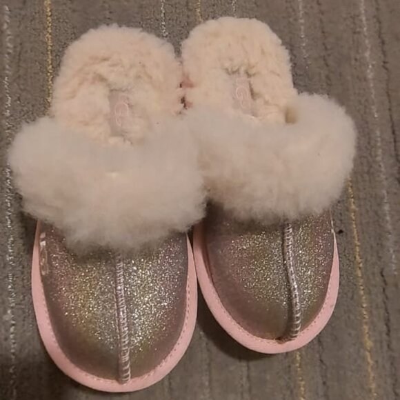 UGG Kids' Cozy II Glitter slippers size 12 - Picture 1 of 7